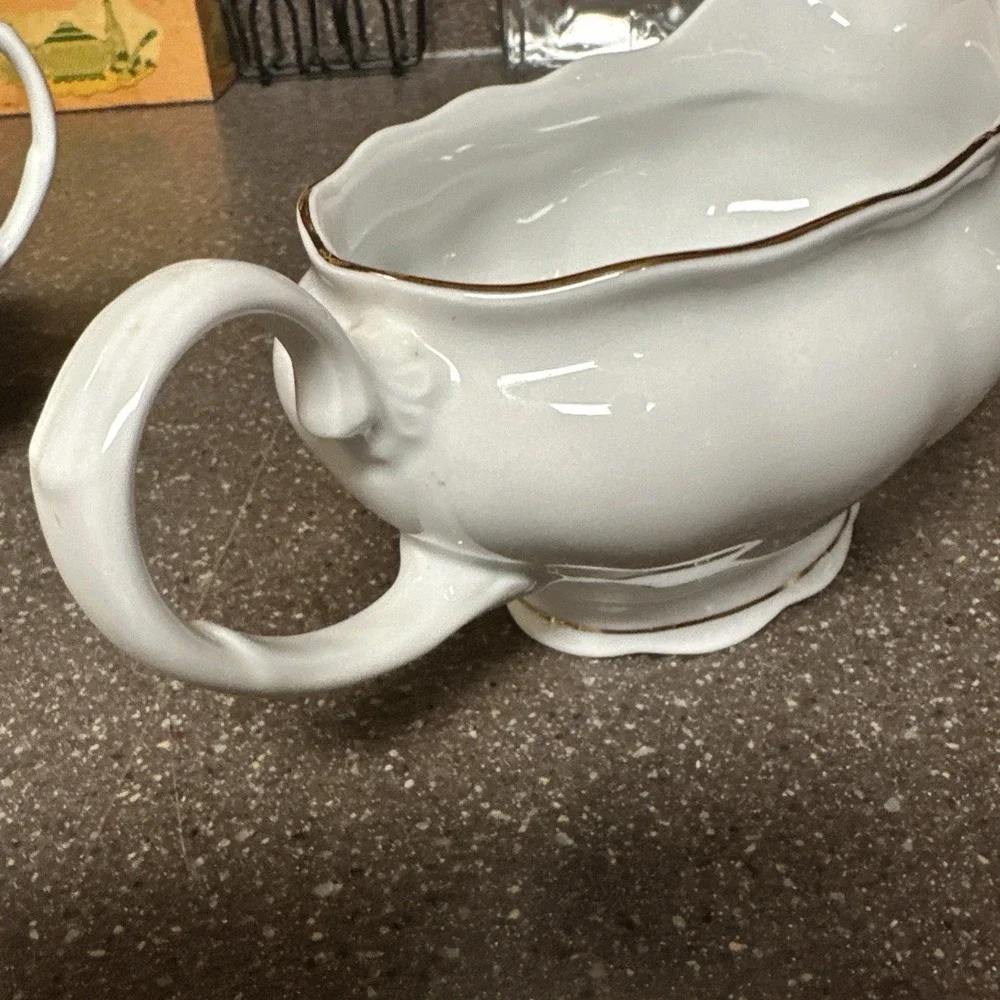 Cuisena Savannah Gold Creamer & Gravy Boat Set Poland Fine China‎ Vintage